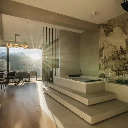 Villa Cyrhla Luxury 4 Bedroom With Air Conditioning, Jacuzzi, Heated Summer Pool, & Salted Saunarium Access By Bqqk Zakopane