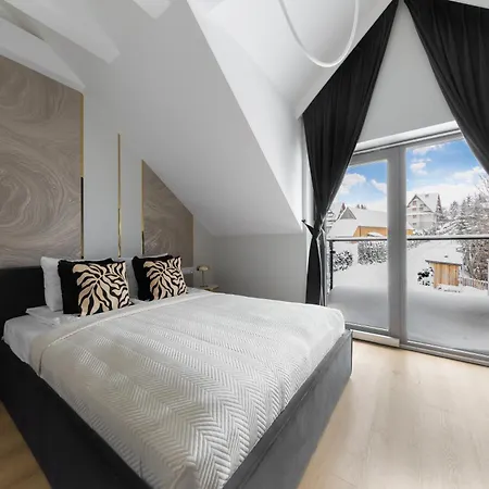 Cyrhla Luxury 4 Bedroom With Air Conditioning, Jacuzzi, Heated Summer Pool, & Salted Saunarium Access By Bqqk