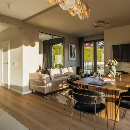 Cyrhla Luxury 4 Bedroom With Air Conditioning, Jacuzzi, Heated Summer Pool, & Salted Saunarium Access By Bqqk Zakopane