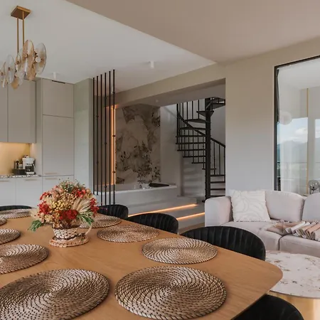 Villa Cyrhla Luxury 4 Bedroom With Air Conditioning, Jacuzzi, Heated Summer Pool, & Salted Saunarium Access By Bqqk *