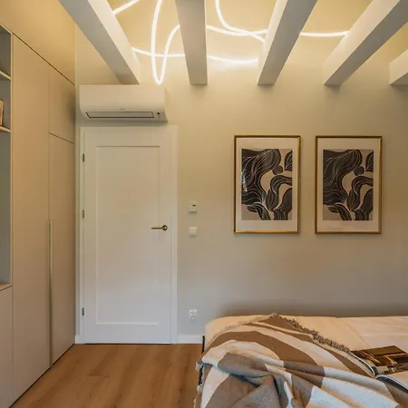 Cyrhla Luxury 4 Bedroom With Air Conditioning, Jacuzzi, Heated Summer Pool, & Salted Saunarium Access By Bqqk Villa *